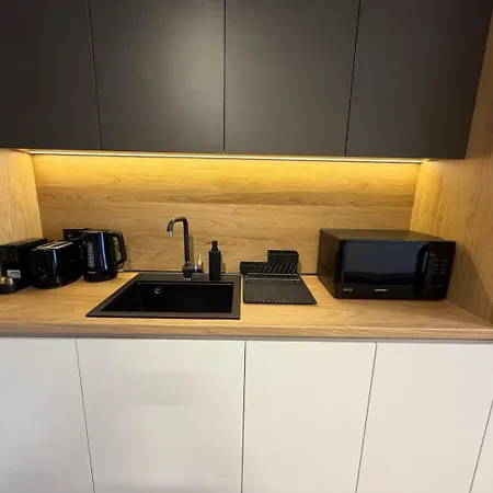 Apartament Genoa Cozy Near Metro Working Desk And Wifi *