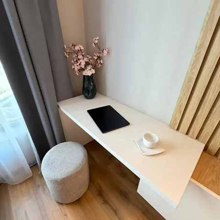Genoa Cozy Near Metro Working Desk And Wifi Apartament *