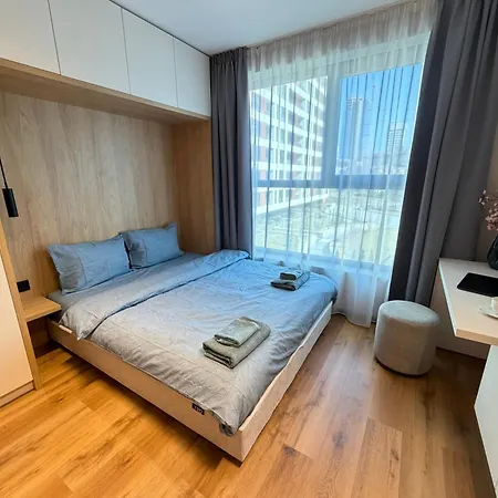Apartament Genoa Cozy Near Metro Working Desk And Wifi